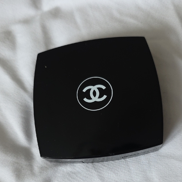 CHANEL Other - CHANEL Illuminating Powder Compact with Logo